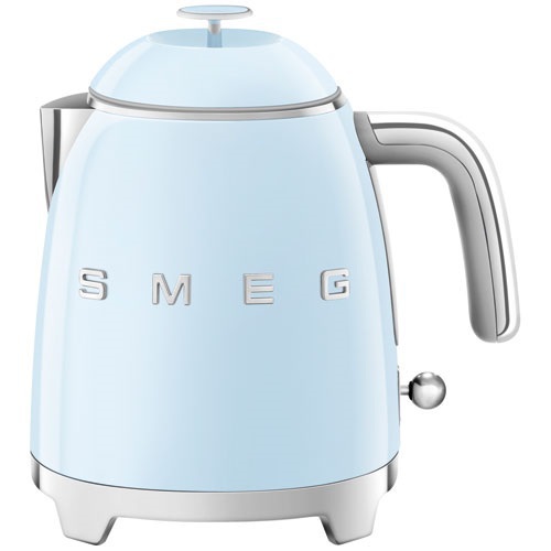 smeg-bouilloire-08-l-bleu-azur-annees-50-klf05pbeu-1164453-1